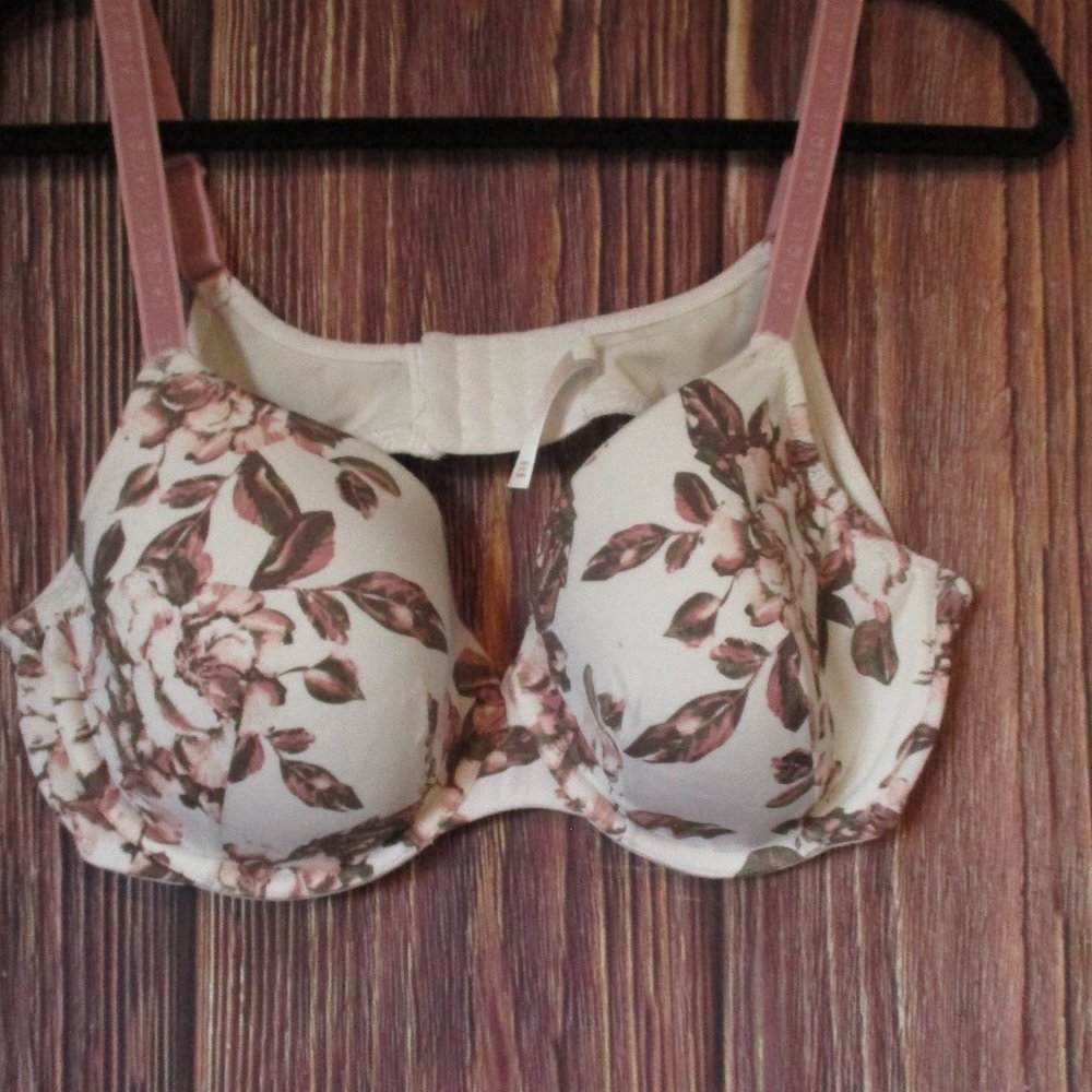 42 C EUC White w tan and pink flora bra pretty full coverage Cacique Lane Bryant